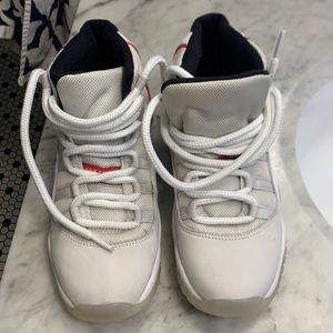 Nike Jordan’s 11s Platinum Tint